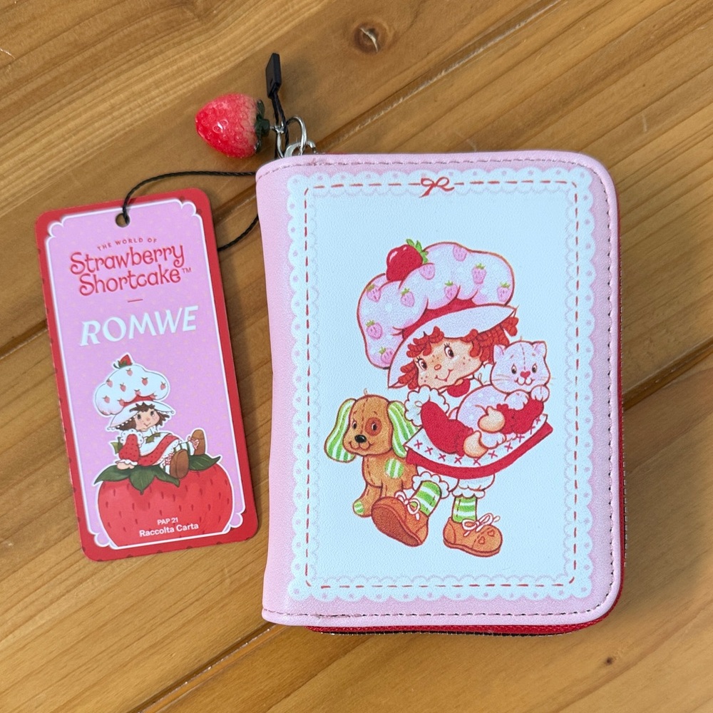 New NWT ROMWE Strawberry Shortcake Pink and White Zip Wallet
